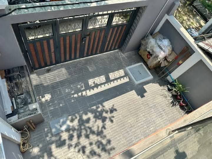 ဒဂုံဆိပ်ကမ်းမြို့နယ်၊ လုံးချင်းအငှား