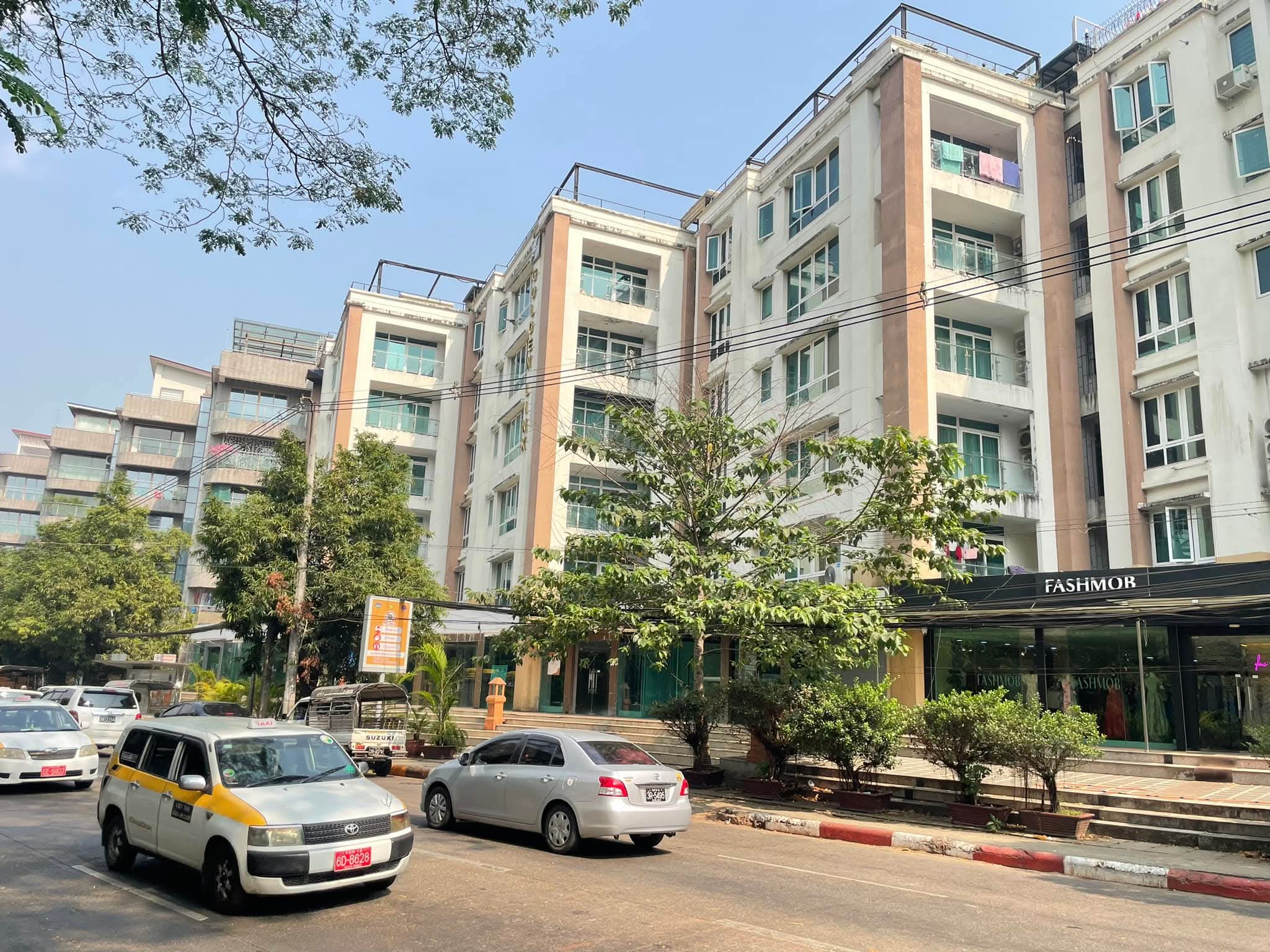 ဗဟန်းမြို့နယ် Golden Link Condo အငှား