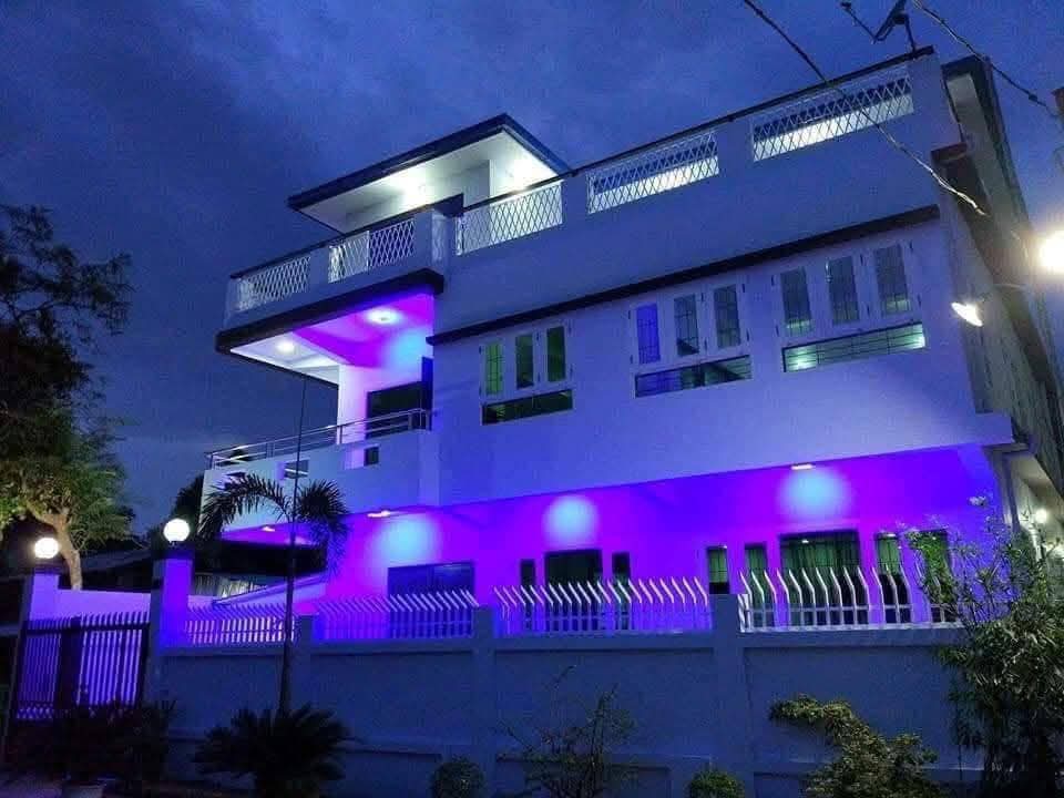 မဂ်လာဒုံမြို့နယ်လုံးချင်းအိမ်အရောင်း