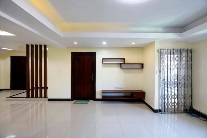 လှိုင်မြို့နယ်၊ မီနီကွန်ဒို အရောင်း