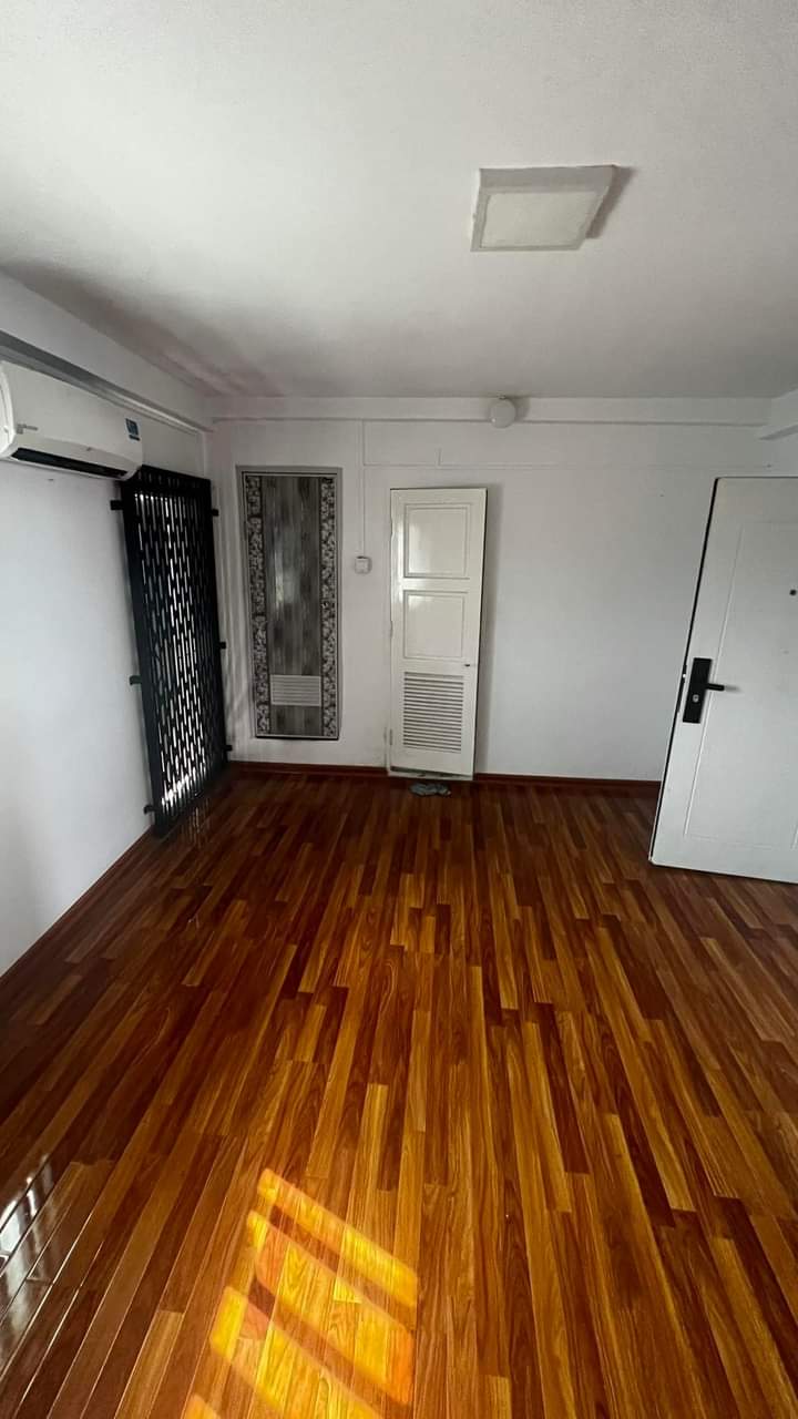 သဃ်န်းကျွန်း တိုက်ခန်အရောင်း