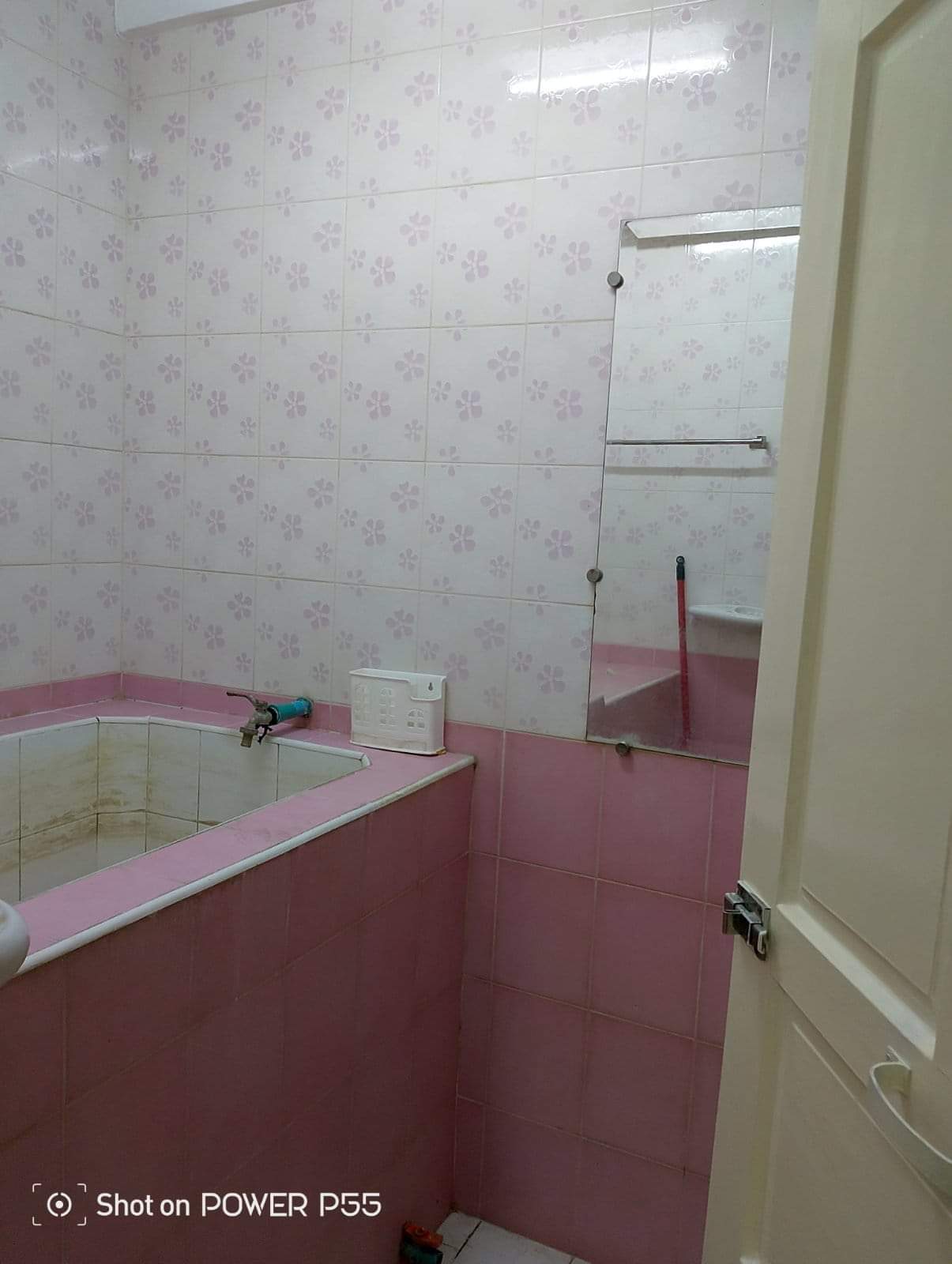 စမ်းချောင်းမြို့နယ်၊မီနီကွန်ဒိုအရောင်း