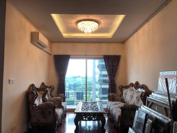 မင်္ဂလာဒုံမြို့နယ်၊ စွယ်တော်စီးတီးအရောင်း