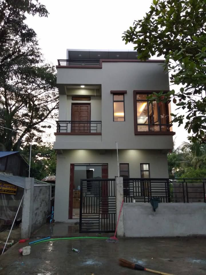 တောင်ဒဂုံမြို့နယ်၊ (56) ရပ်ကွက်၊ လုံးချင်းအရောင်း