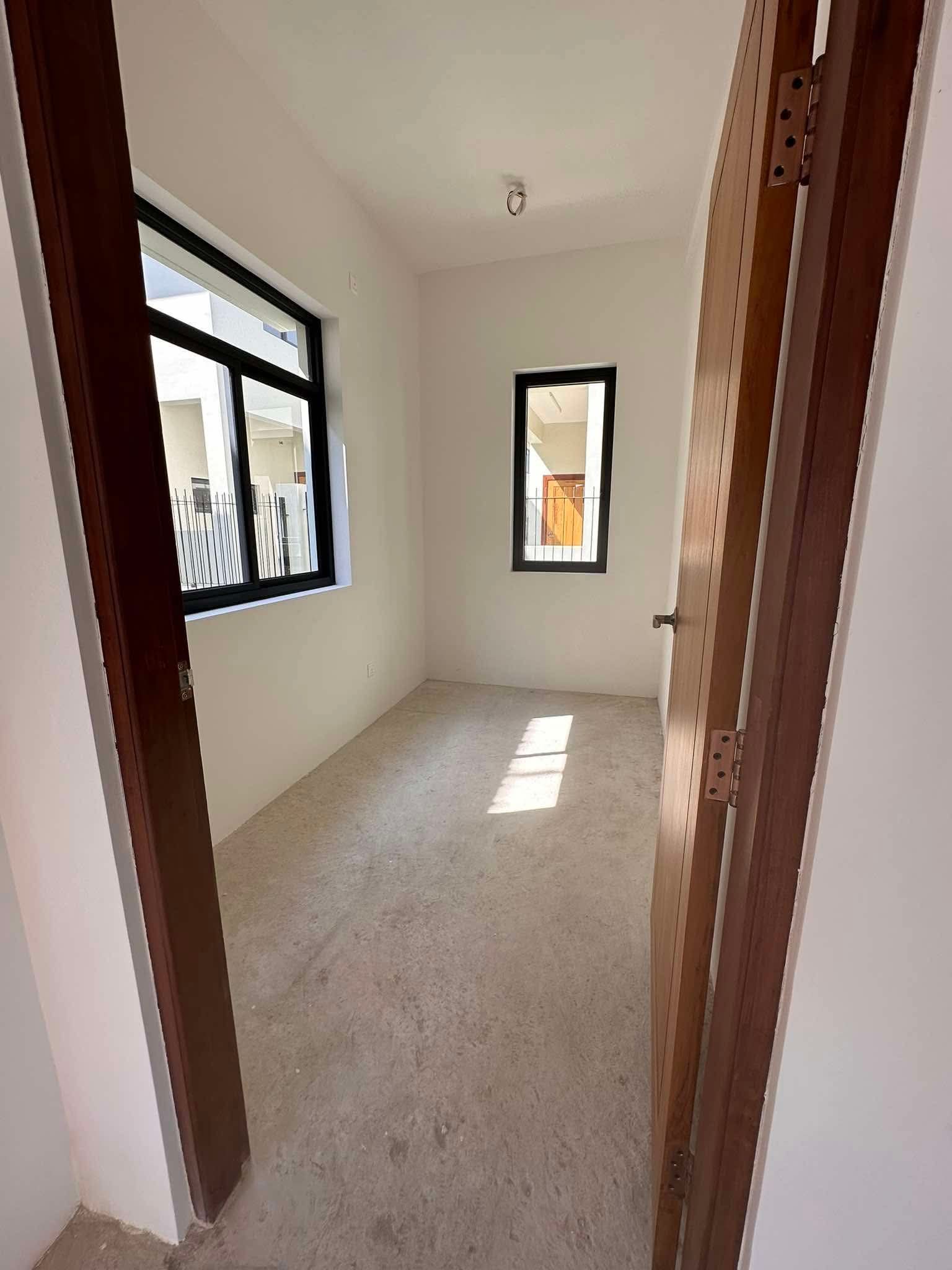 လှိုင်သာယာမြို့နယ်၊ (2RC) အရောင်း