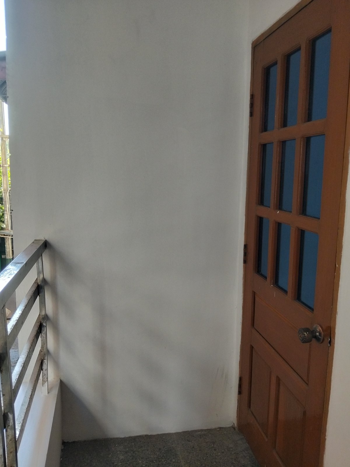 ဗဟန်းမြို့နယ်မီနီကွန်ဒိုအရောင်း