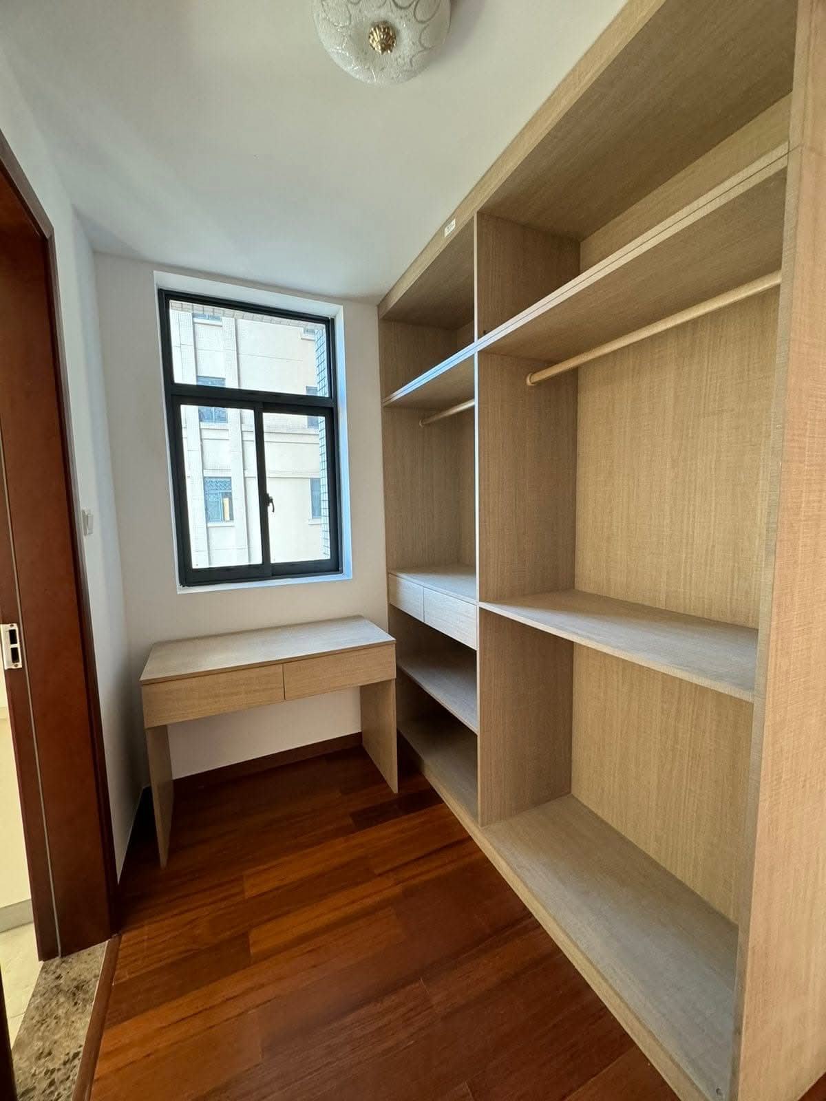 ရန်ကင်းမြို့နယ်၊ ကွန်ဒို အရောင်း