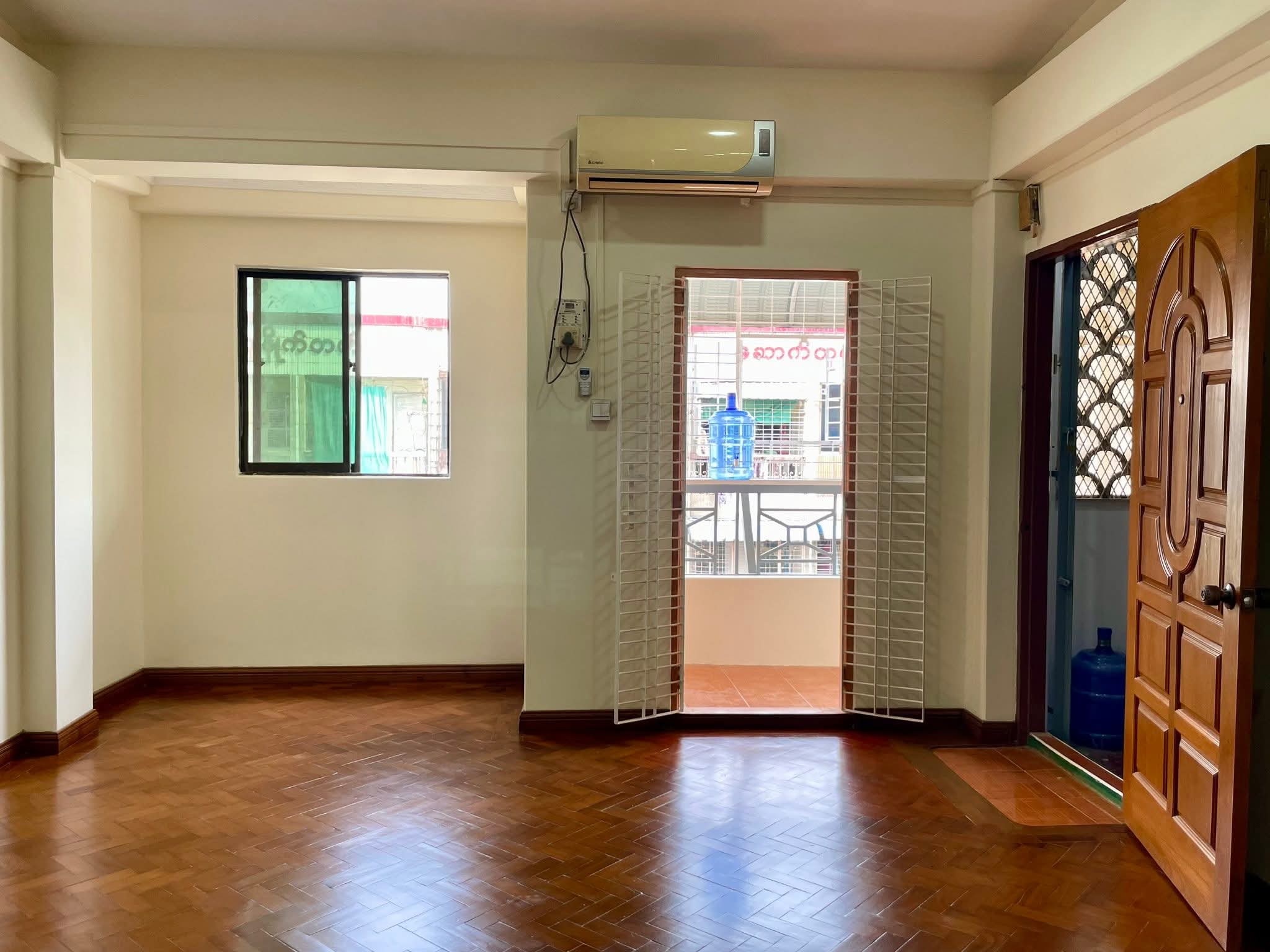 ပုဇွန်တောင်မြို့နယ်တိုက်ခန်းအရောင်း