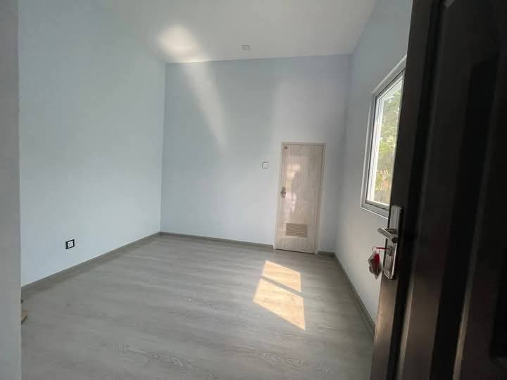 တောင်ဒဂုံမြို့နယ်၊ (1 Steel Structure) အရောင်း