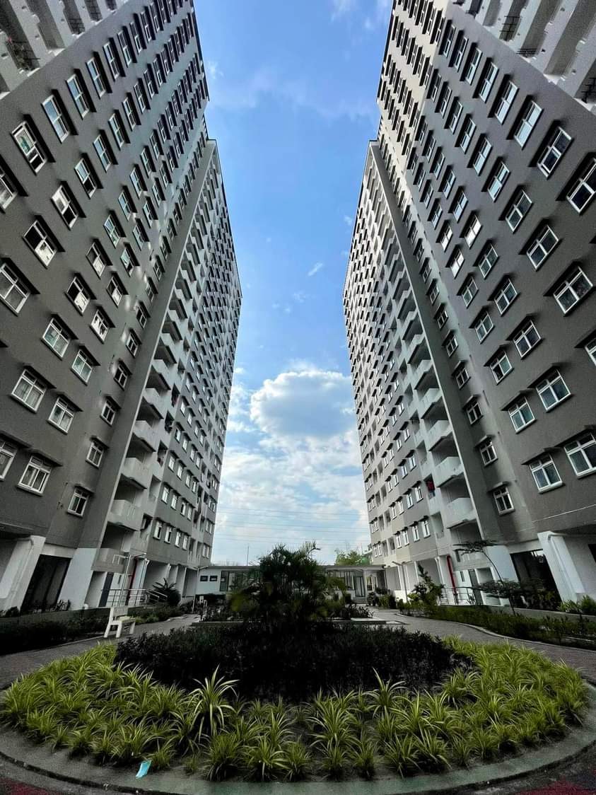 ဧရာချမ်းသာကွန်ဒိုအရောင်း