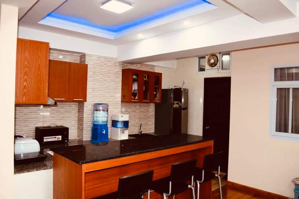 မိုးကောင်းအနီးတိုက်ခန်းအရောင်း